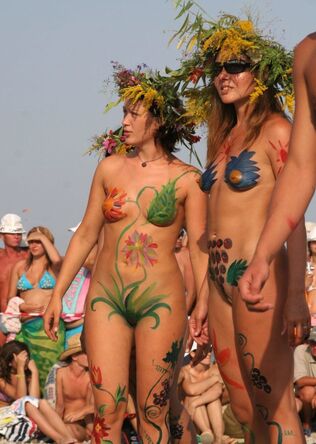 nudist family body paint